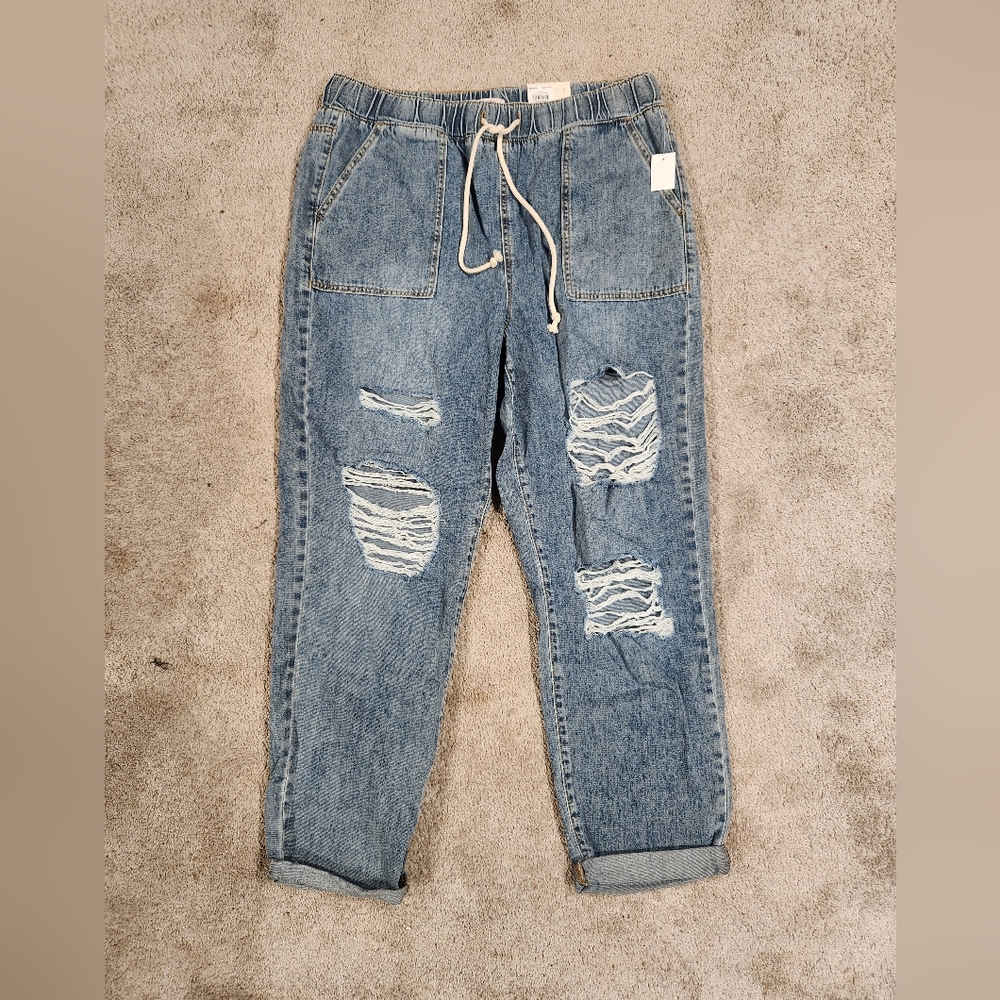 SO brand. NWT. Super High Rise Jean Joggers, 15/32 Wide.